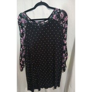 Maurices  Size 3 Dots And Flowers Tunic 3/4 Sleeve